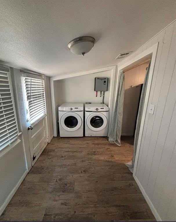 1220 N Rusk St - Photo 3 of 5