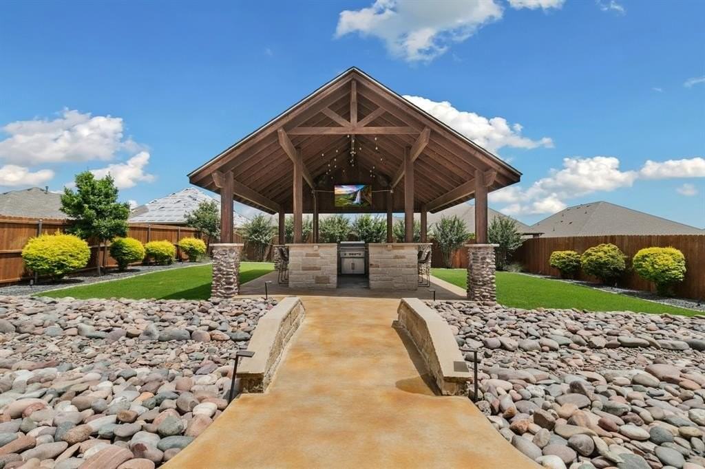 15236 Holly Bay Ct - Photo 3 of 40