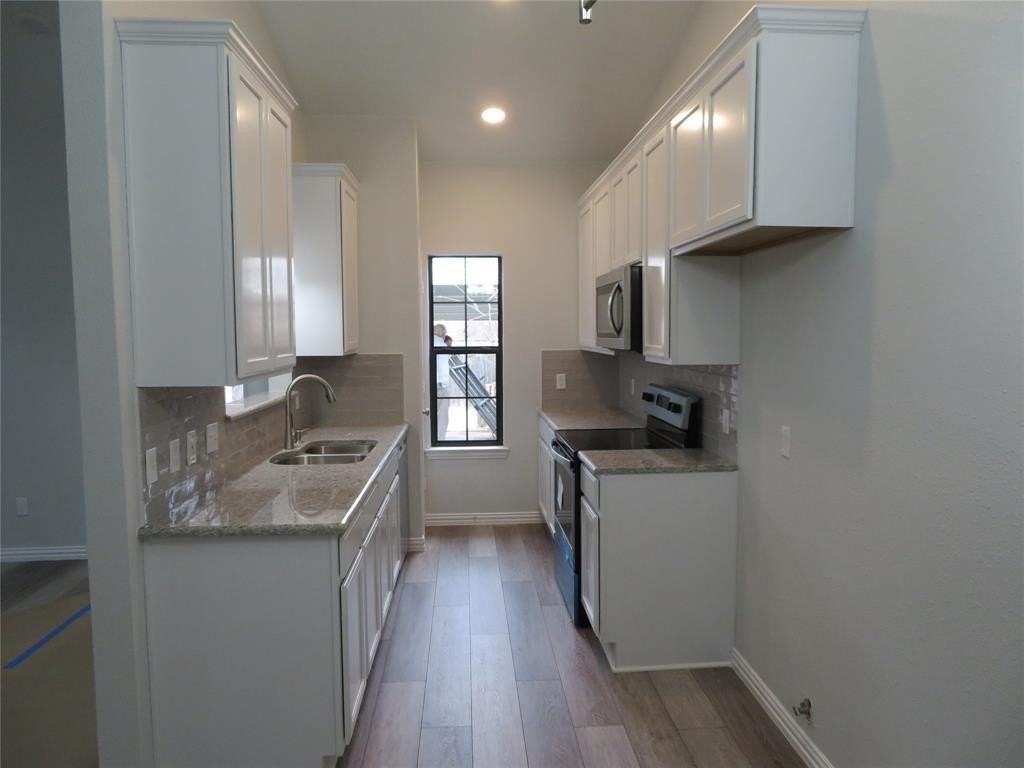 2709 Stratford Ct - Photo 5 of 20