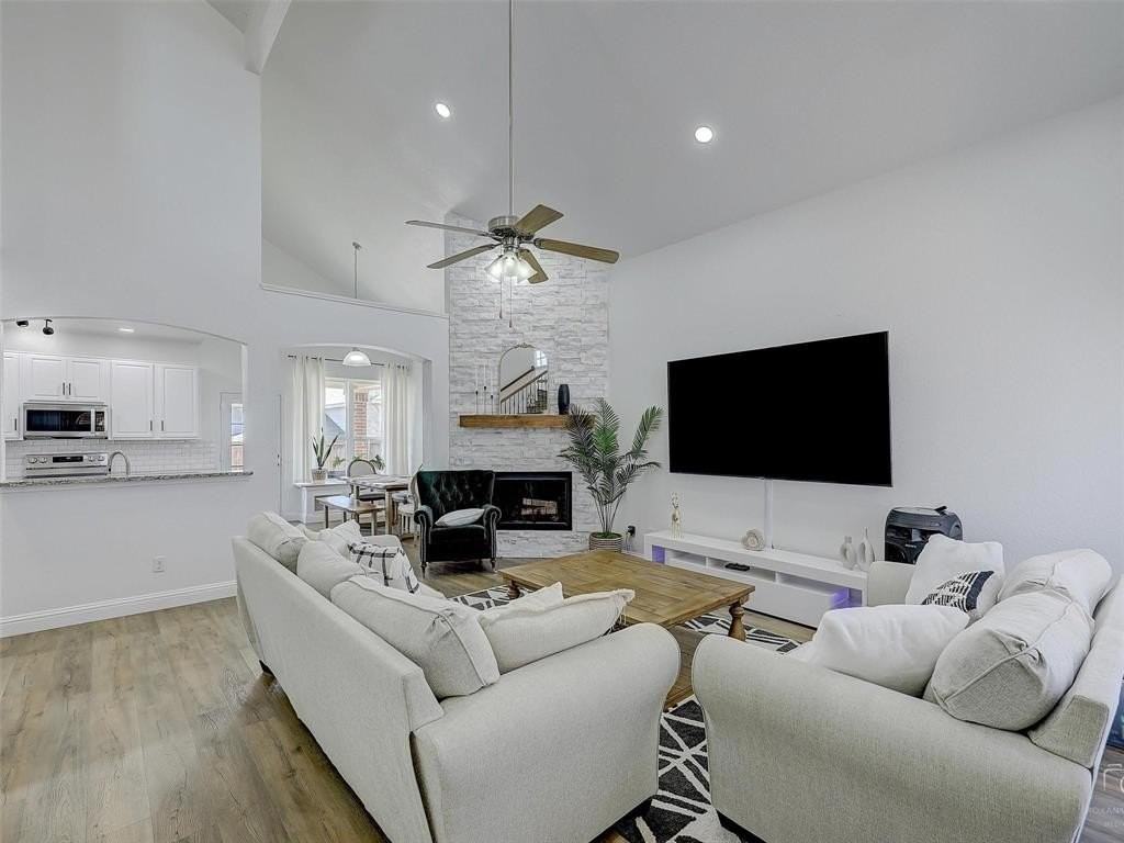 6324 Maritime St - Photo 5 of 25