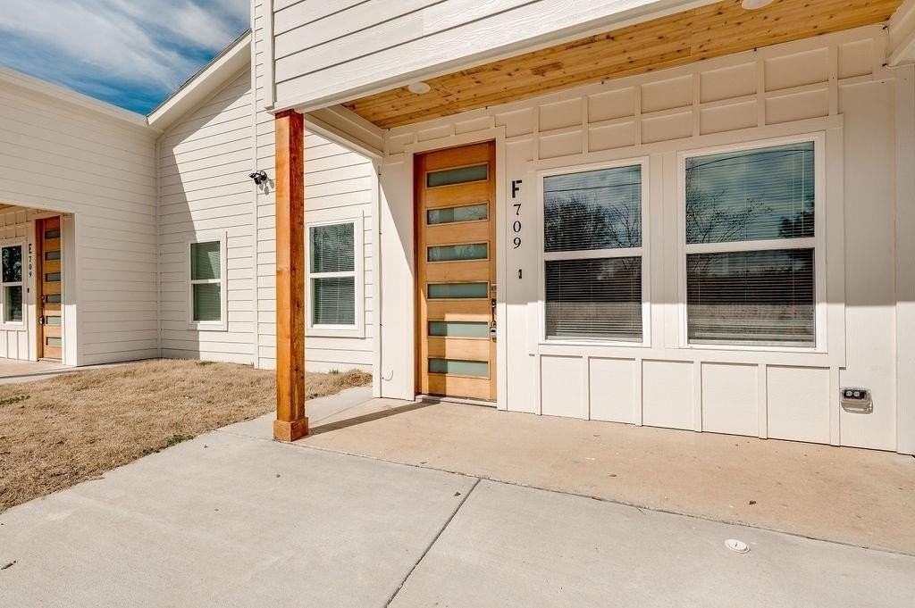 709 Fuller St - Photo 2 of 22