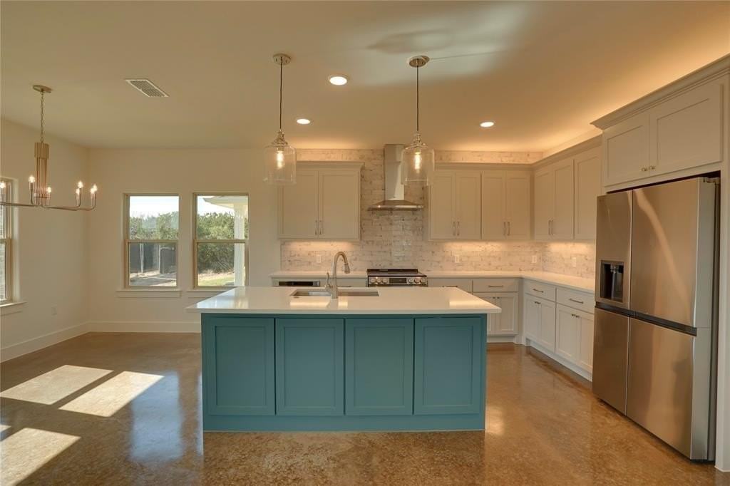 300 Red Bird Rdg - Photo 2 of 18