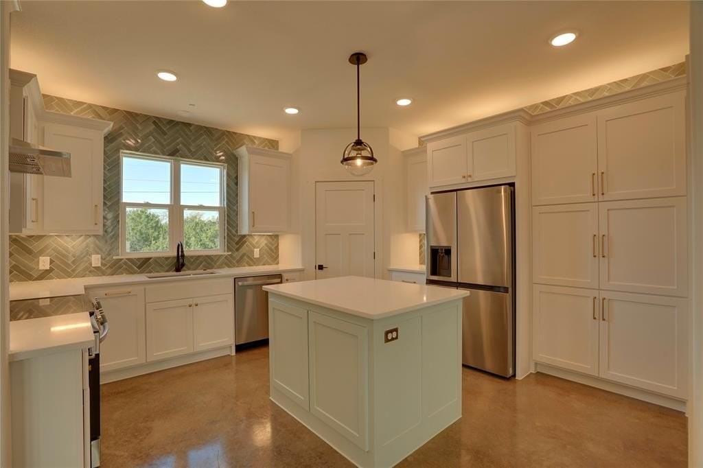 302 Red Bird Rdg - Photo 3 of 25