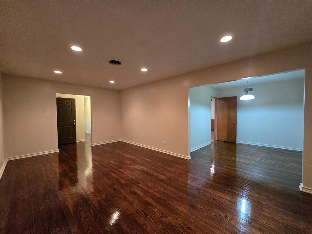 648 Penguin Dr - Photo 7 of 34