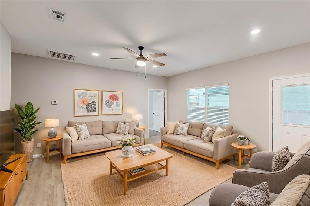 1938 Nomas St - Photo 3 of 19