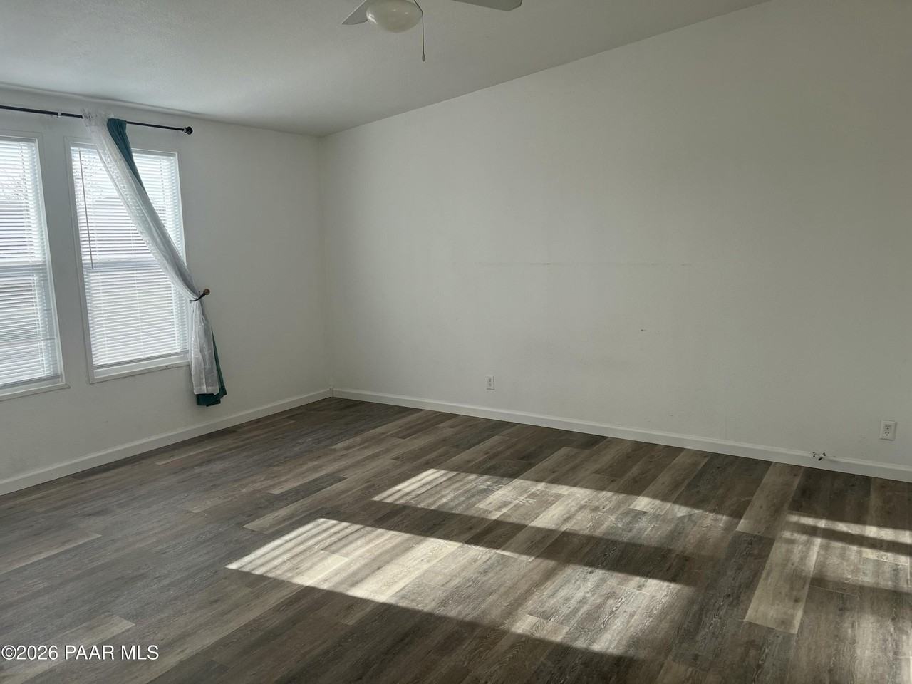 20908 E Deer Valley Ln - Photo 6 of 15