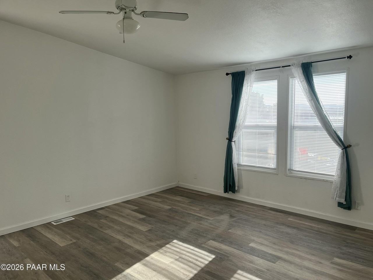 20908 E Deer Valley Ln - Photo 7 of 15