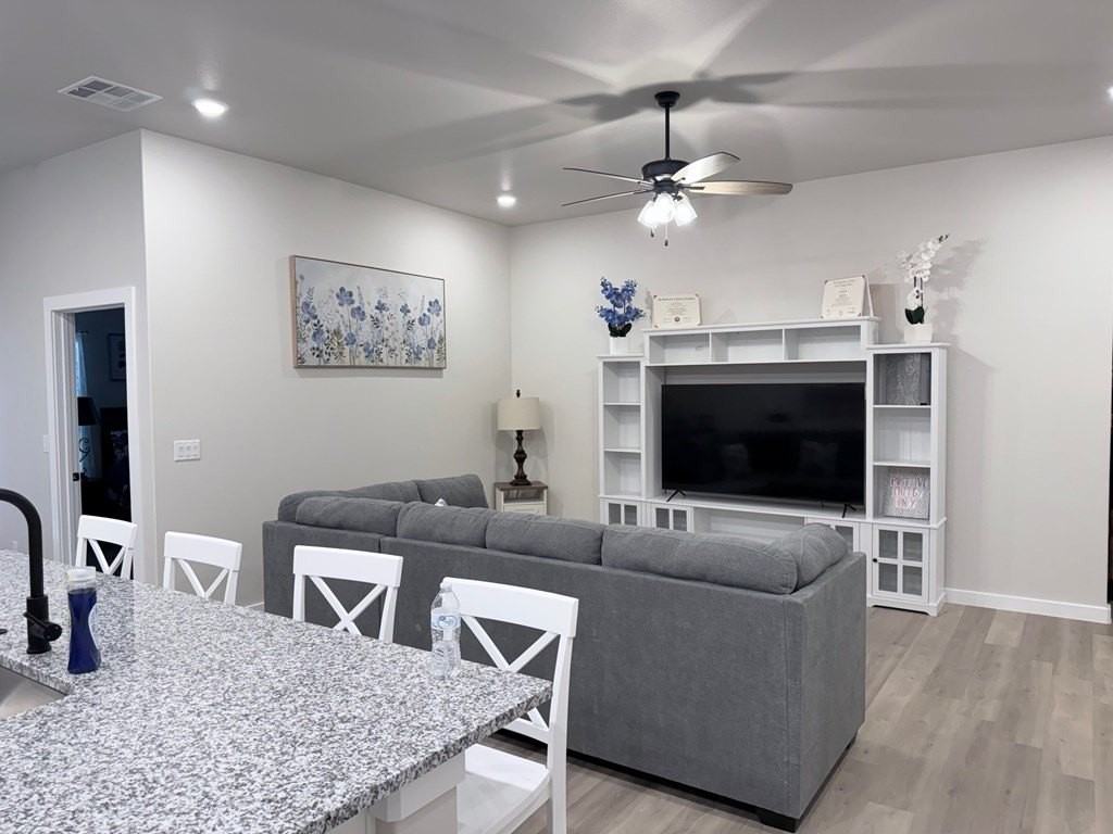 2944 Hidalgo Ave - Photo 4 of 12