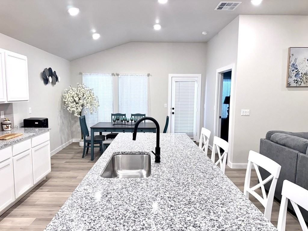 2944 Hidalgo Ave - Photo 6 of 12