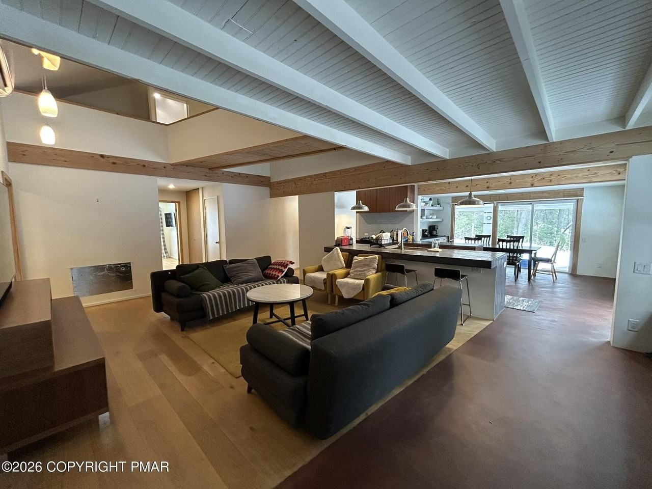 1113 Bush Rd - Photo 3 of 31