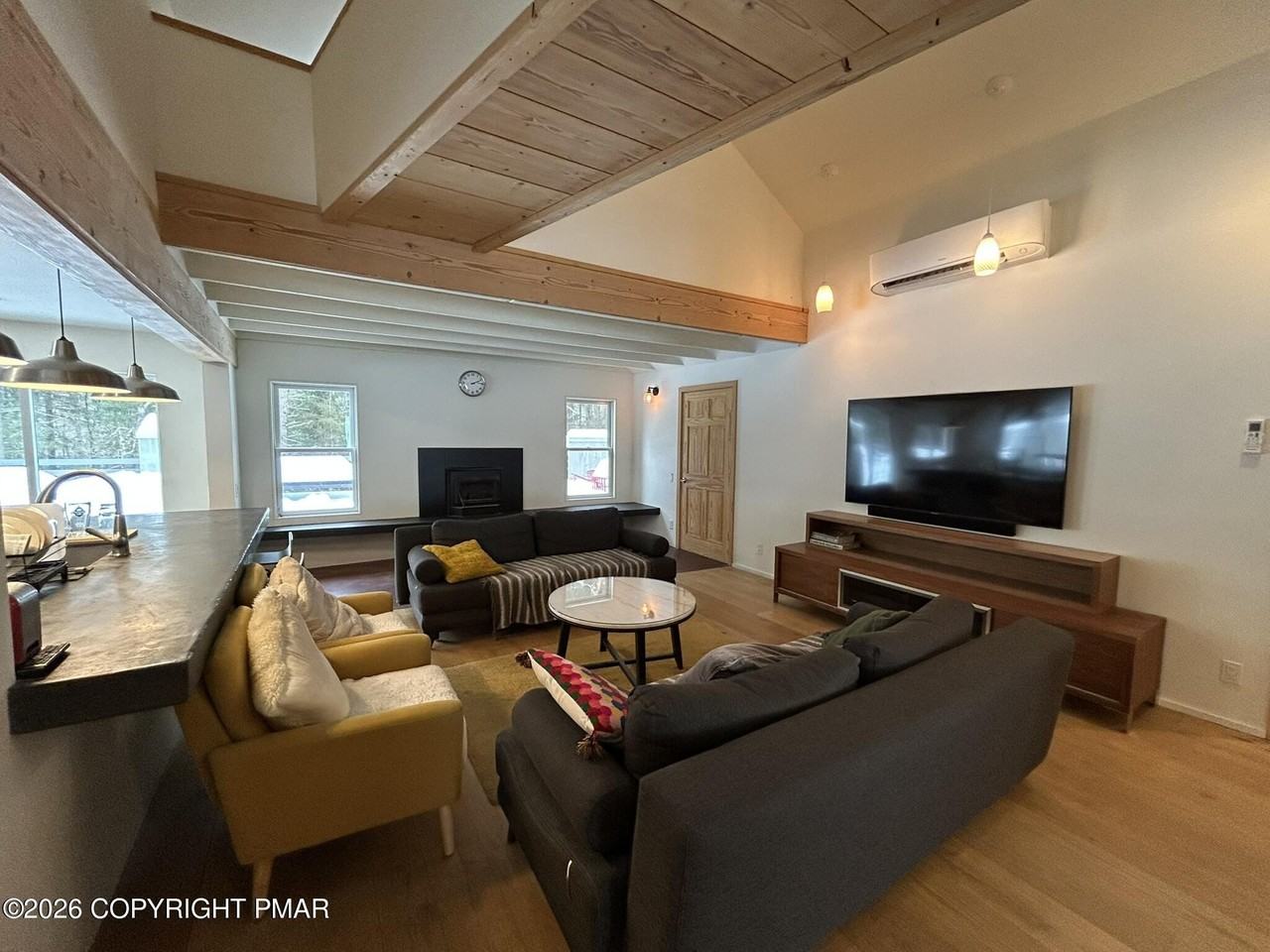 1113 Bush Rd - Photo 4 of 31