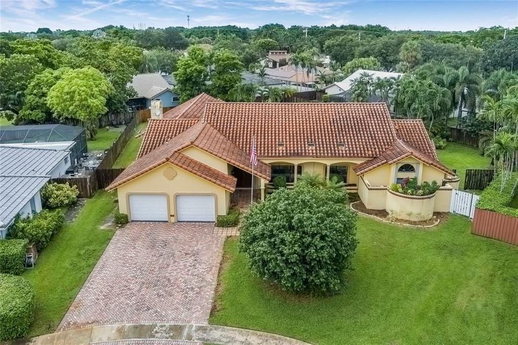 1721 Nw 96th Ave - Photo 3 of 50