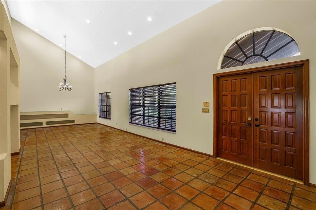 1721 Nw 96th Ave - Photo 7 of 50