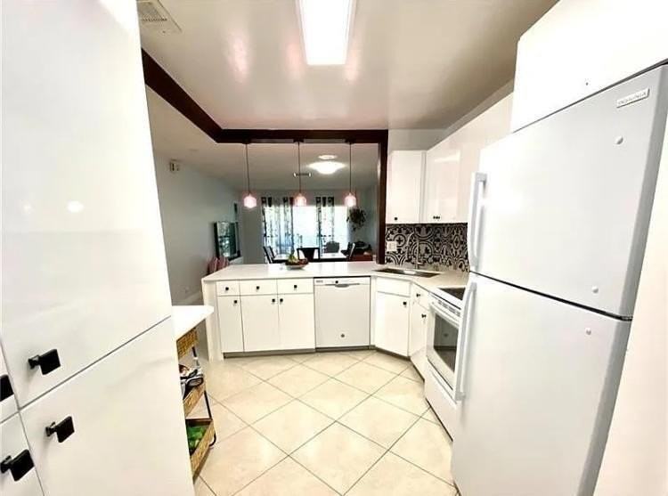 11613 Nw 28th St #2 - Photo 2 of 12