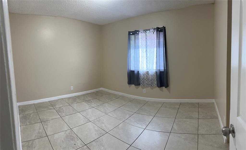 6533 Harbour Rd - Photo 7 of 12