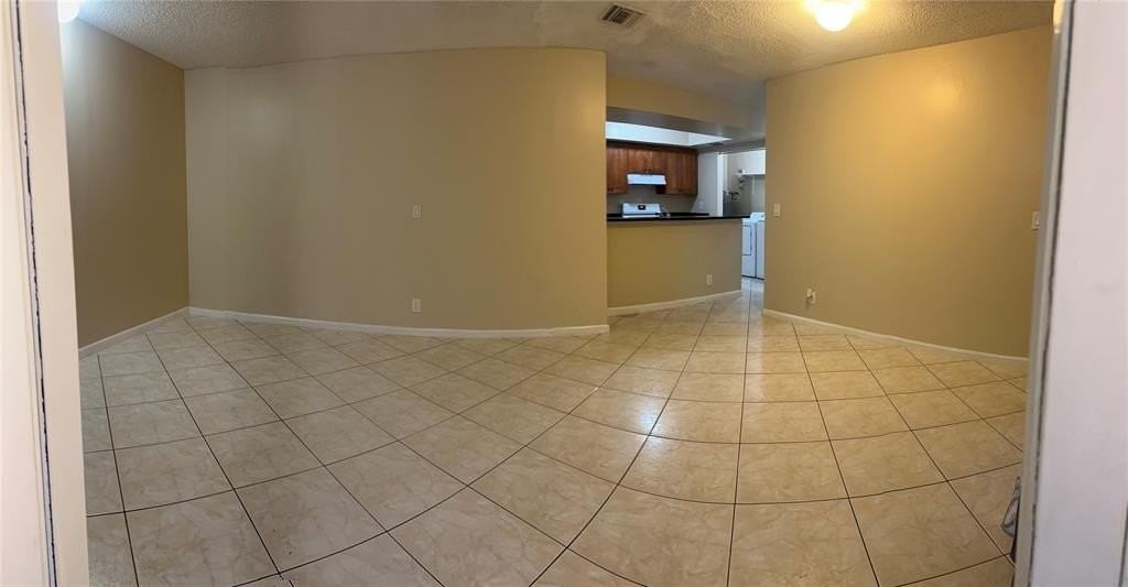 6533 Harbour Rd - Photo 2 of 12