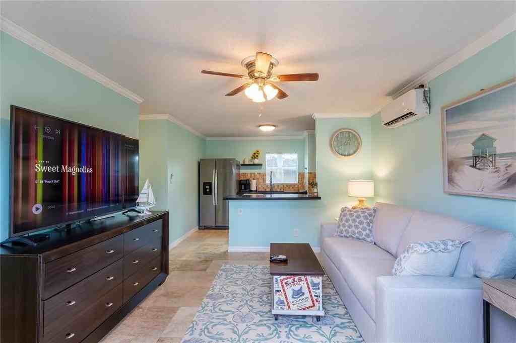 1724 37th St - Photo 2 of 25