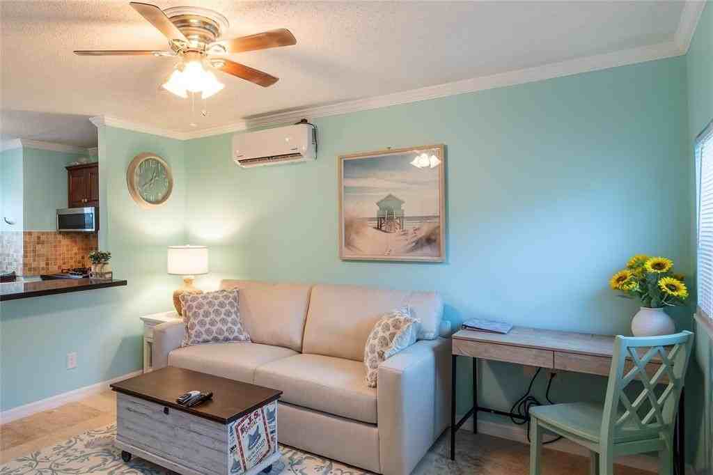 1724 37th St - Photo 3 of 25