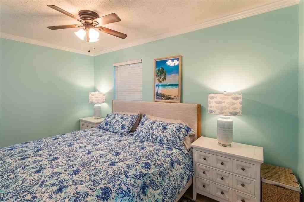 1724 37th St - Photo 7 of 25