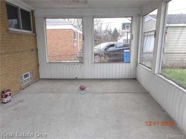 5312 Syracuse St - Photo 3 of 20