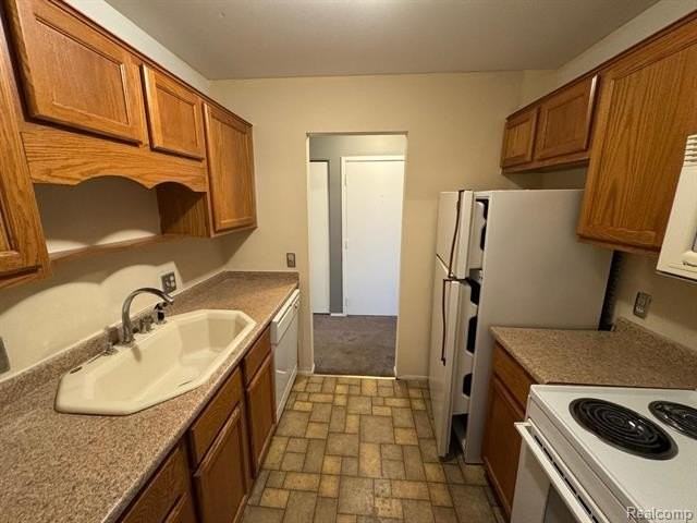 587 E Fox Hills Dr - Photo 6 of 16