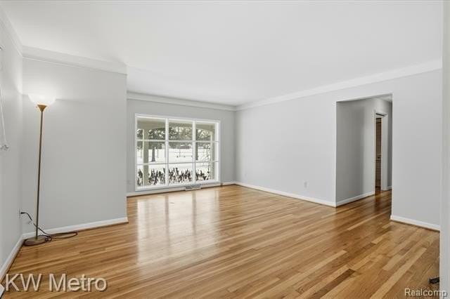 1204 Montrose Ave - Photo 3 of 25