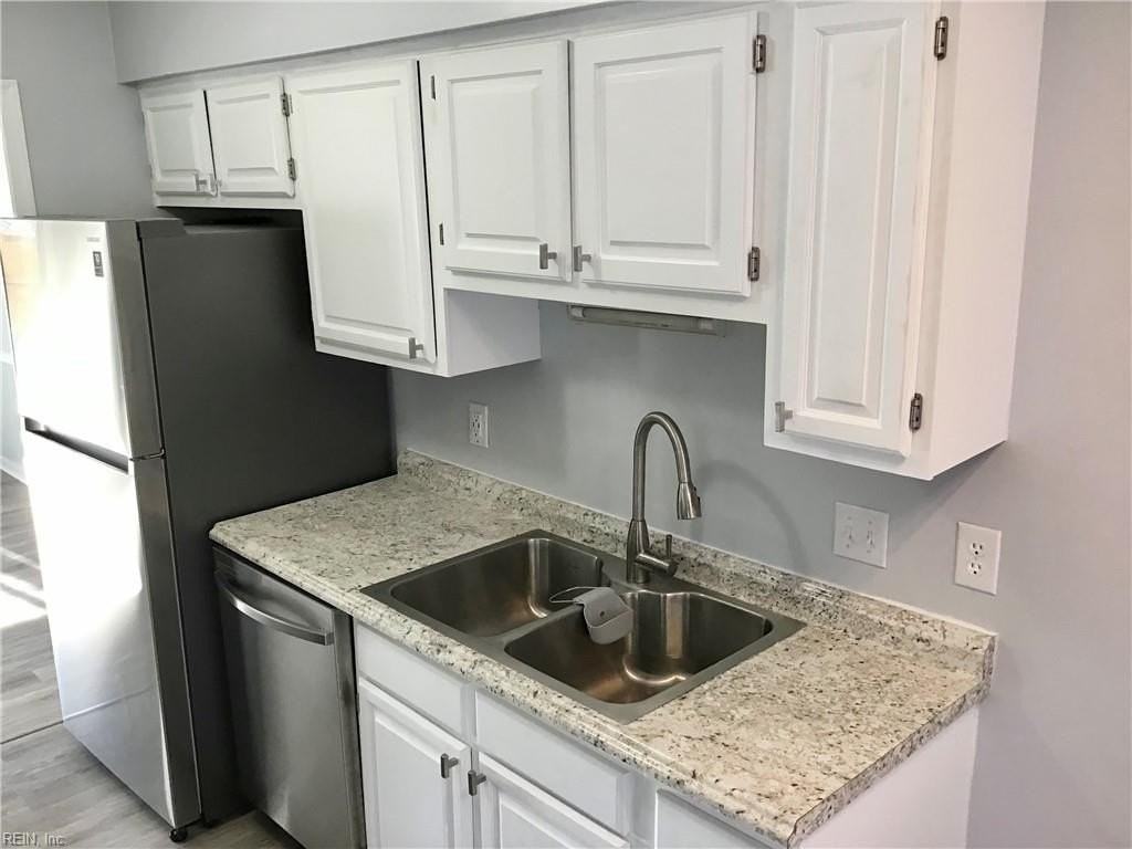 4035 Oak Moss Ct - Photo 4 of 20