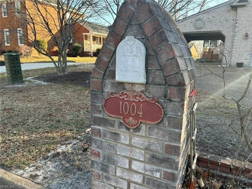 1004 Winchester Way - Photo 2 of 50