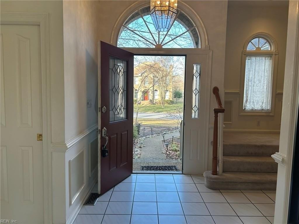 1004 Winchester Way - Photo 5 of 50