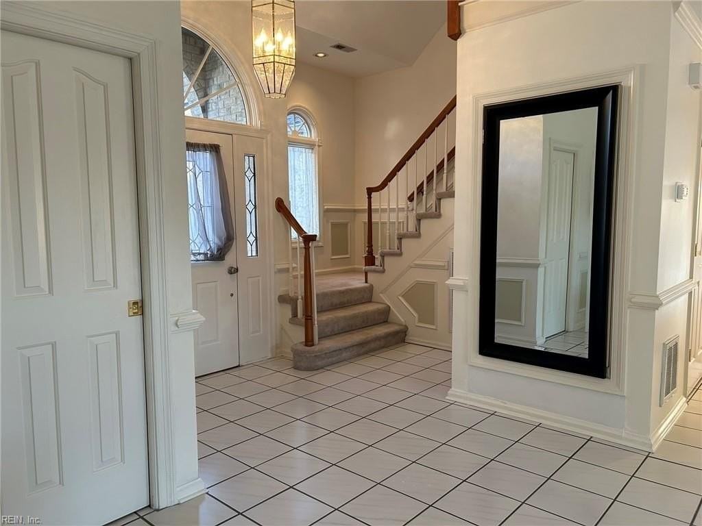 1004 Winchester Way - Photo 6 of 50