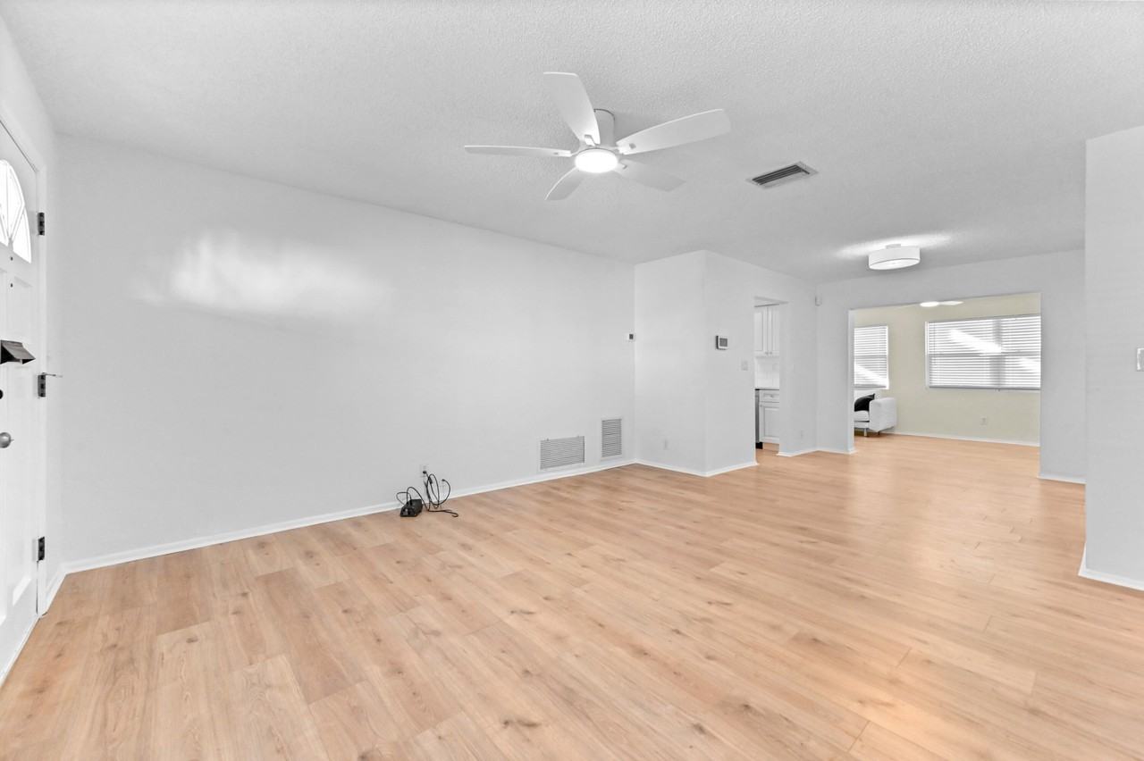 3051 Nw 2nd Ave - Photo 6 of 30