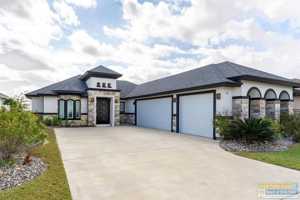 featured image of 86 Torrey Pines Rd