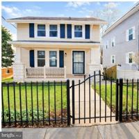 featured image of 2607 Hamlin St Ne