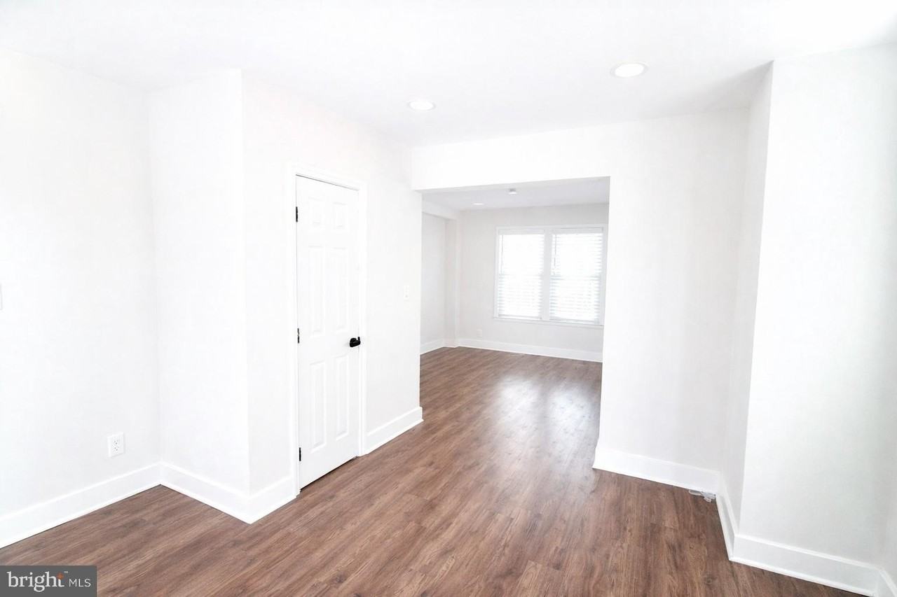 2607 Hamlin St Ne - Photo 3 of 19