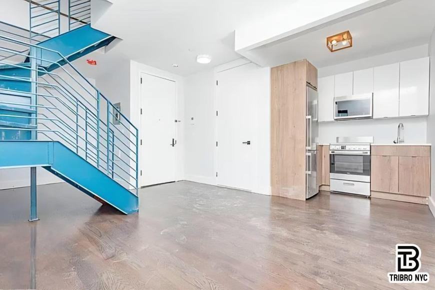 771 Lexington Ave - Photo 7 of 10