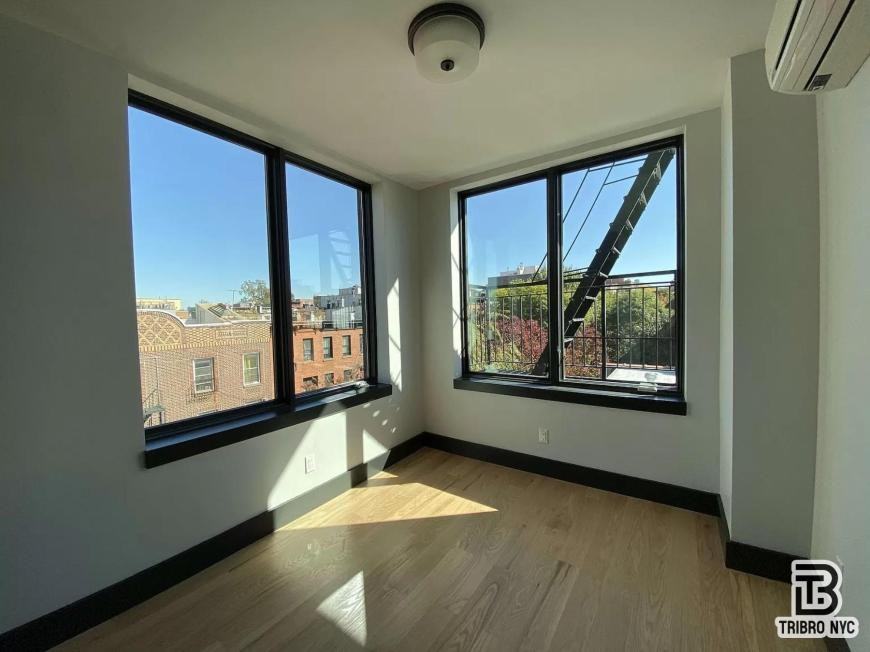 561 4th Ave - Photo 3 of 10