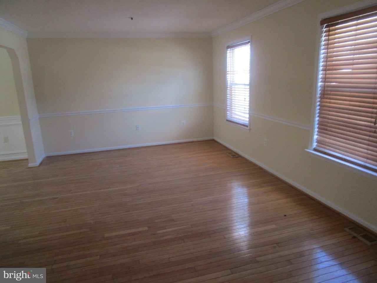 8711 Temple Hill Rd - Photo 3 of 18