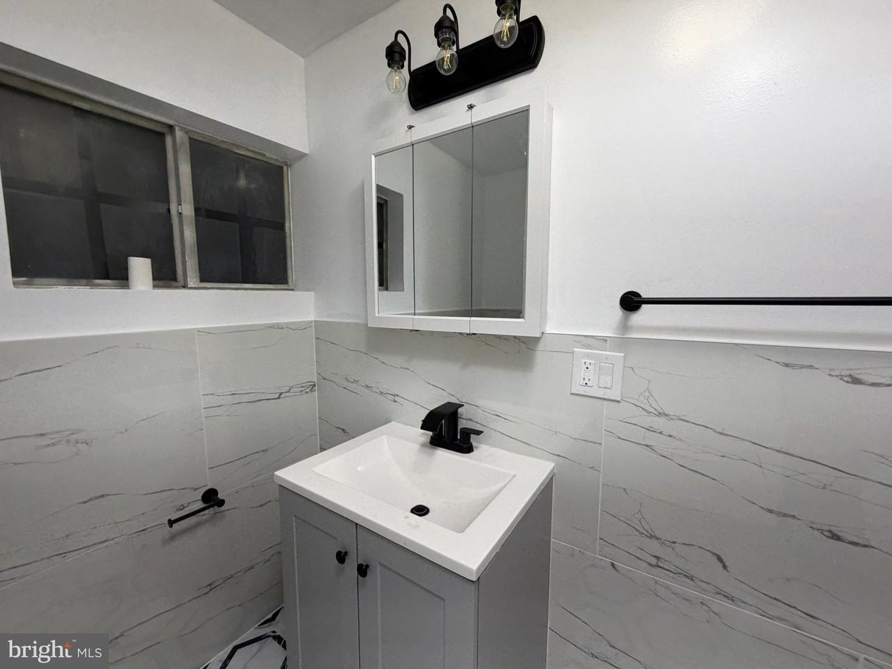 144 Washington St Unit C #C - Photo 2 of 17