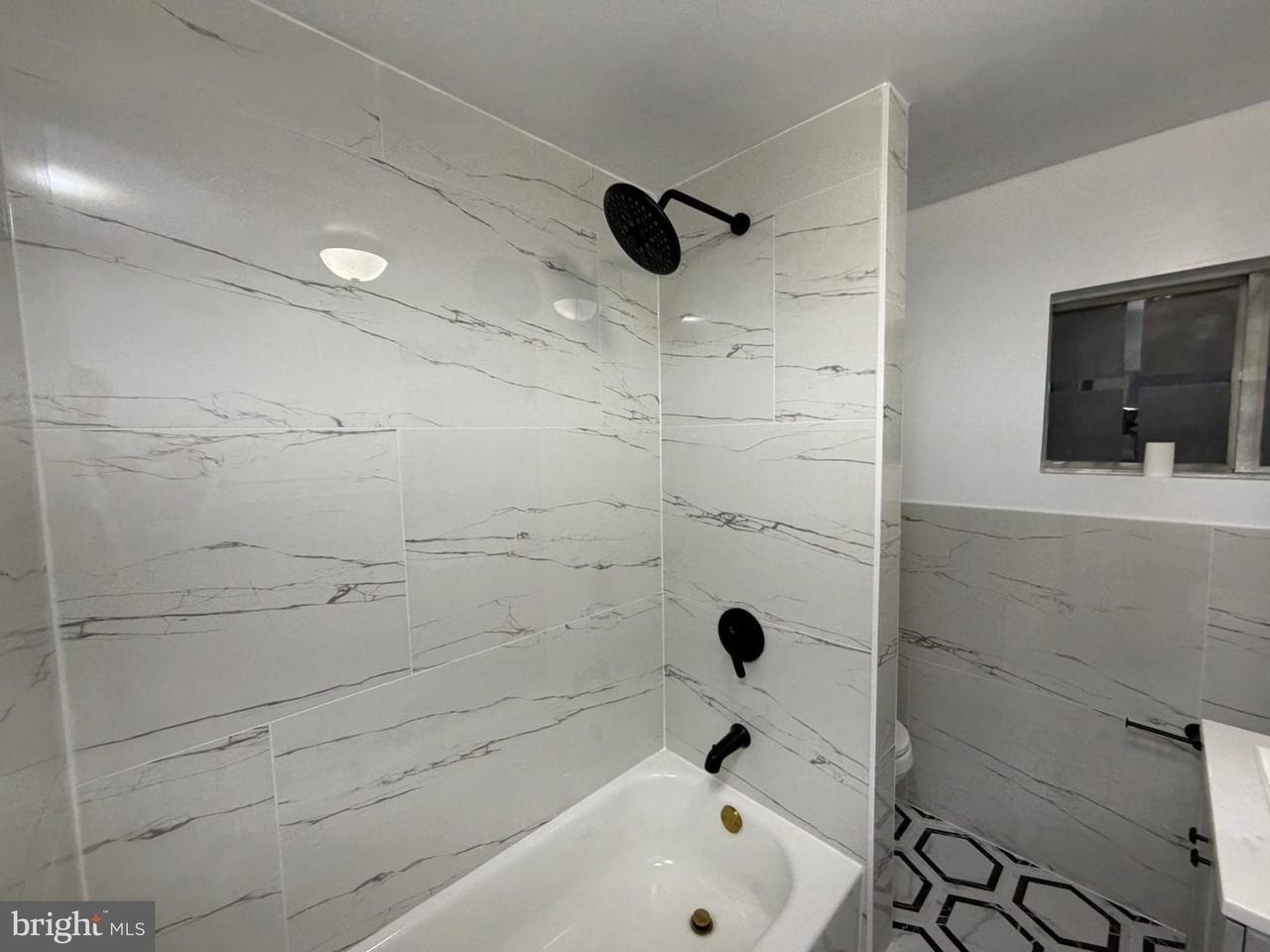 144 Washington St Unit C #C - Photo 3 of 17