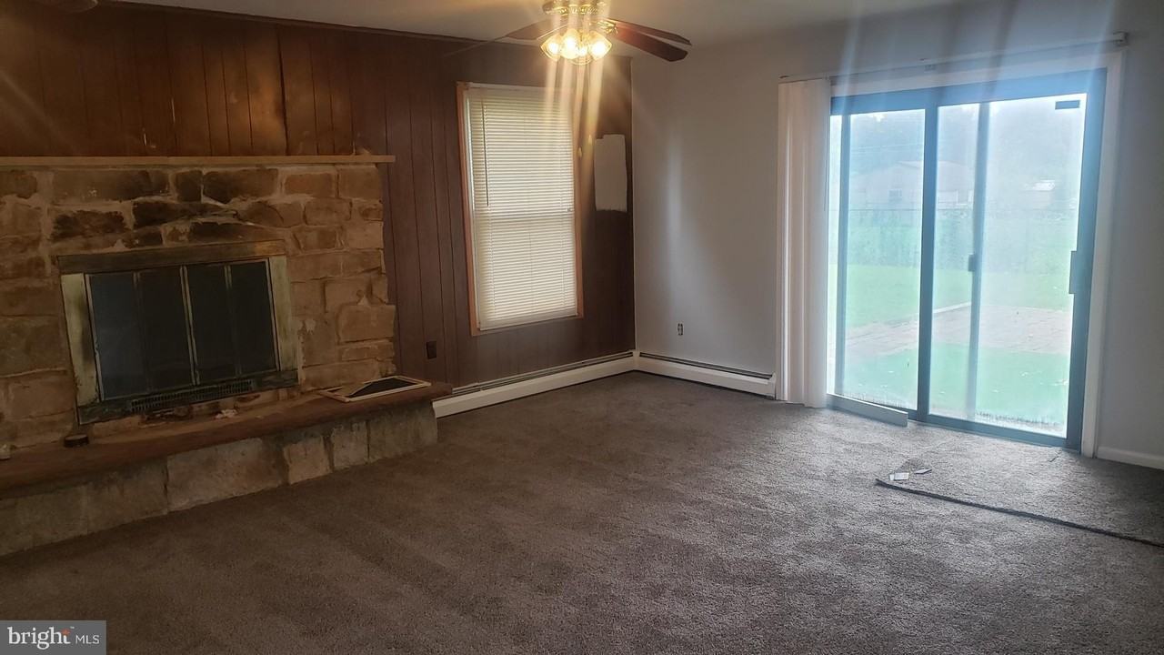 212 Allendale Dr - Photo 2 of 24