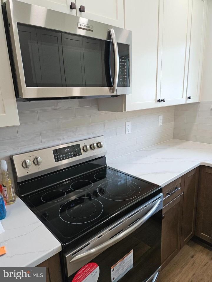 494 Coates Ln - Photo 5 of 22