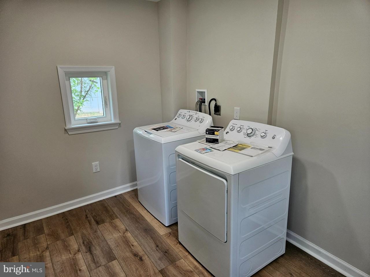 494 Coates Ln - Photo 7 of 22