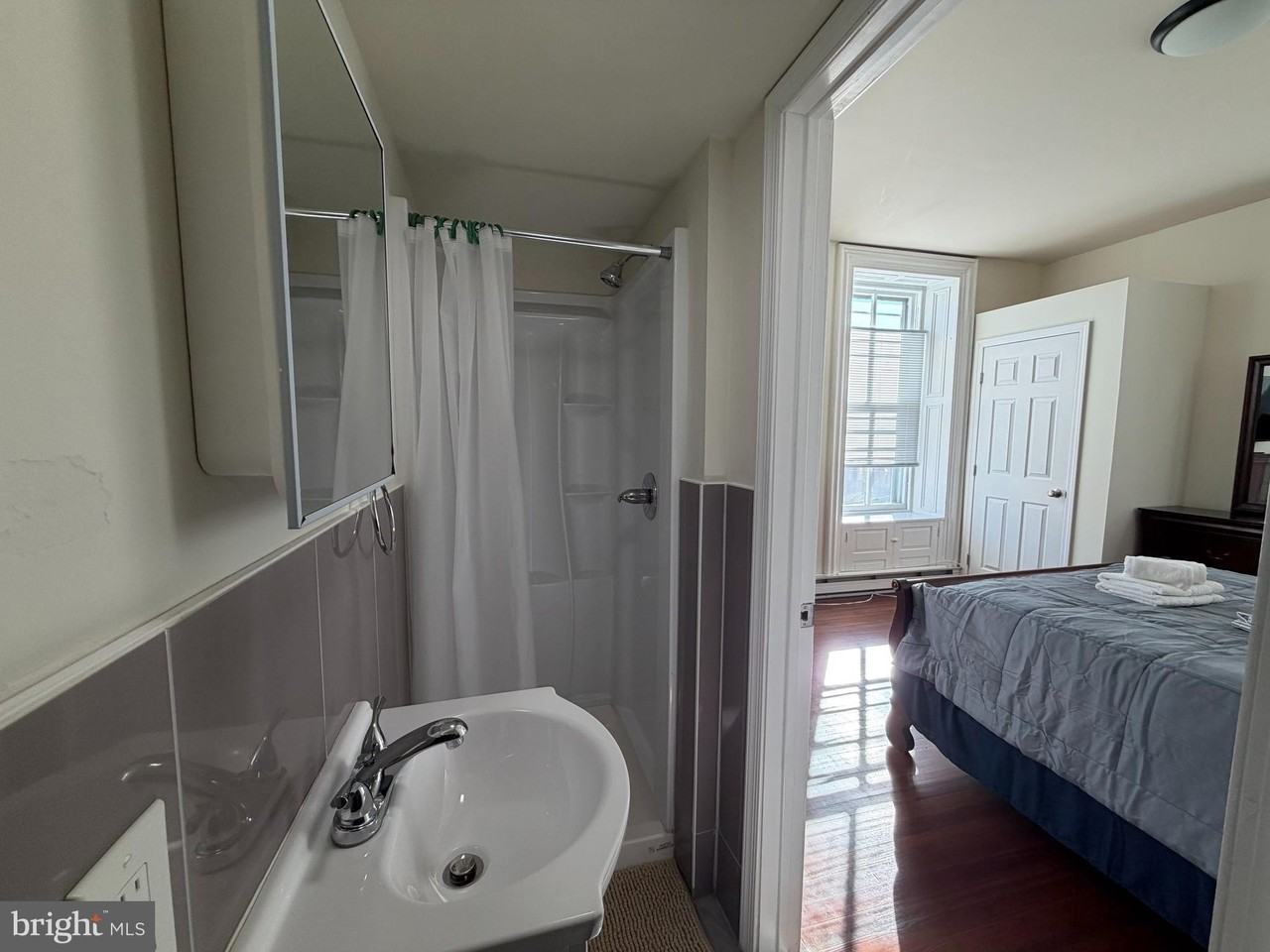 171 E Walnut Ln Apt 2 #2 - Photo 7 of 9