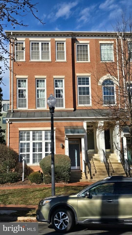 515 Cameron Station Blvd - Photo 2 of 4