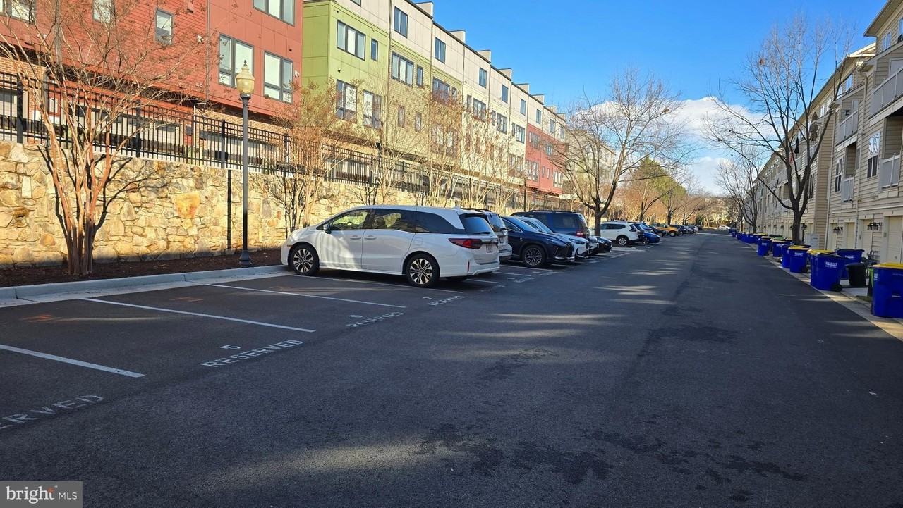 515 Cameron Station Blvd - Photo 3 of 4