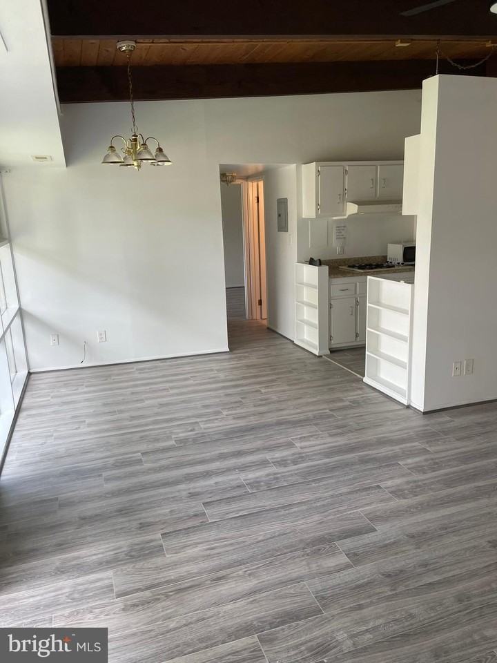 4907 Americana Dr Apt 204 #204 - Photo 6 of 11