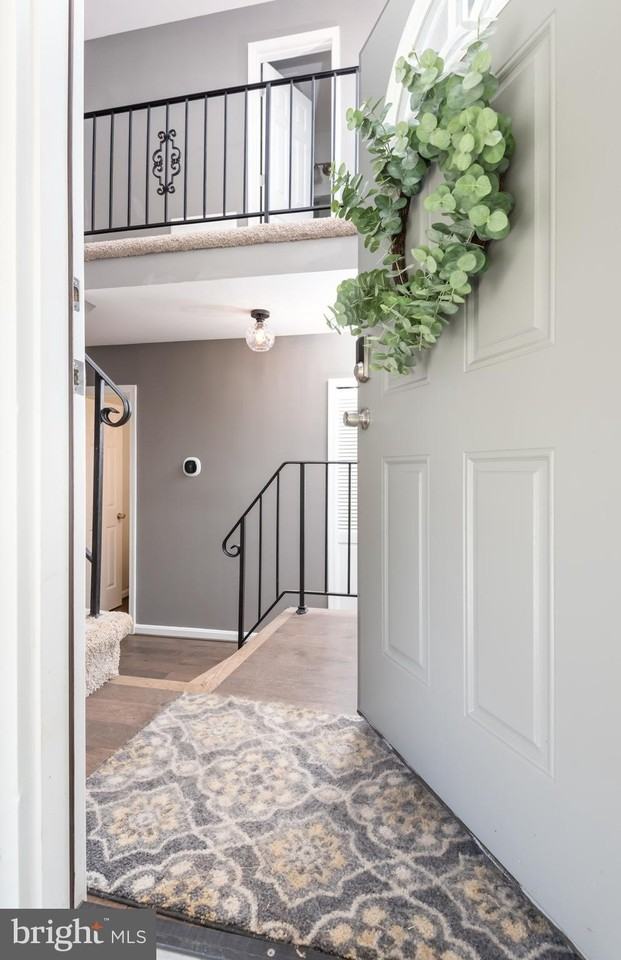 8601 Cromwell Dr - Photo 3 of 44