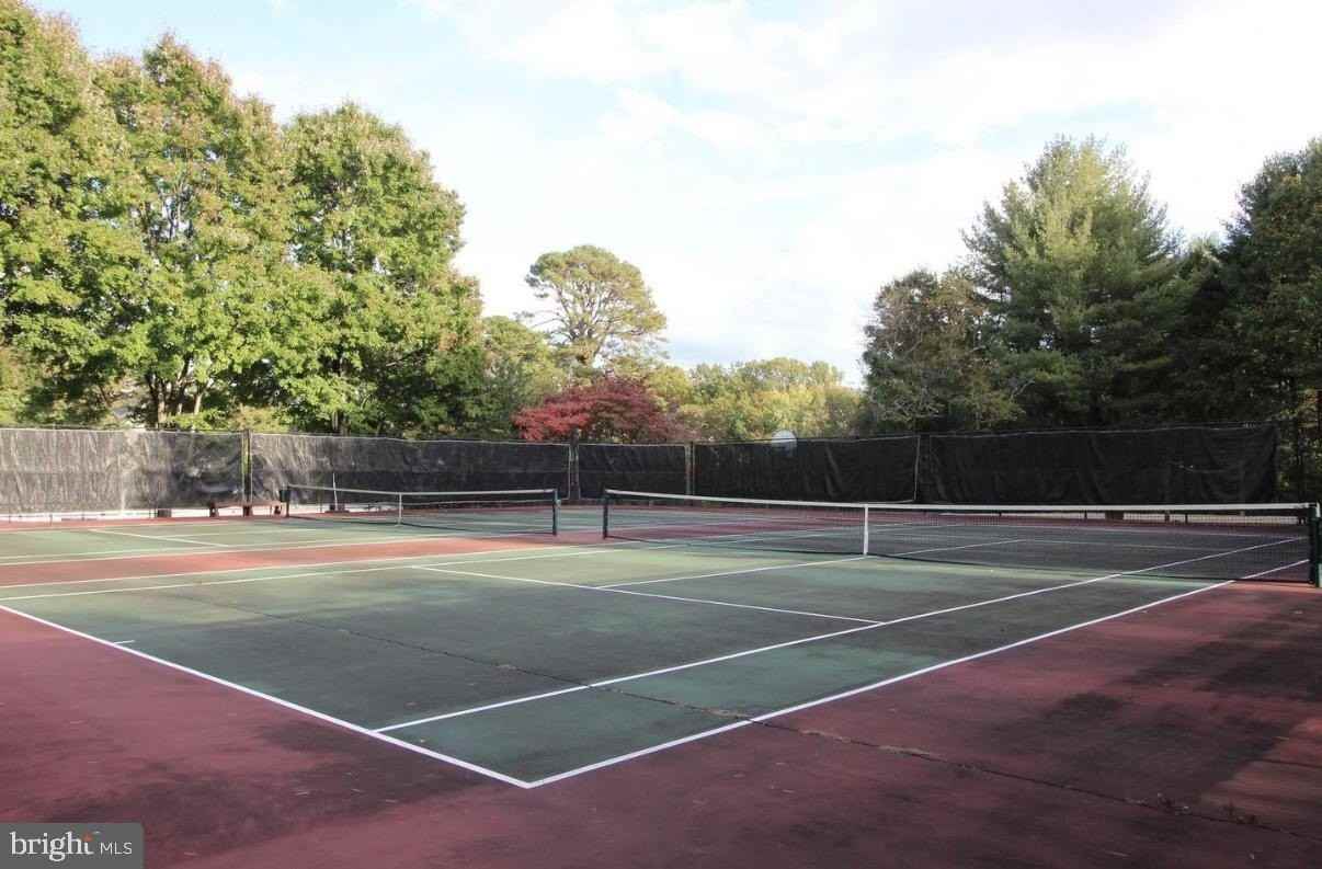 9801 Burke Pond Ln - Photo 7 of 50