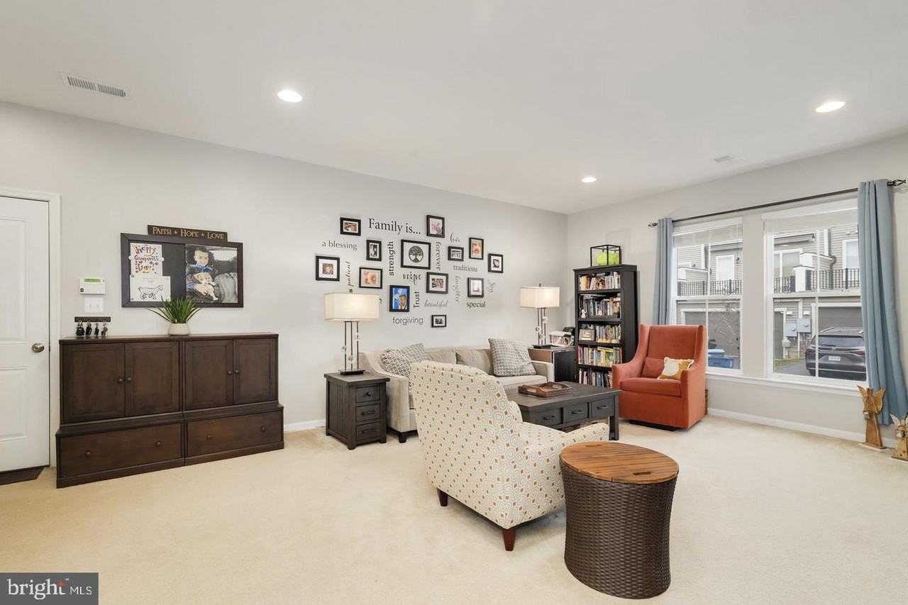 23558 Ashwood Moss Ter - Photo 6 of 50