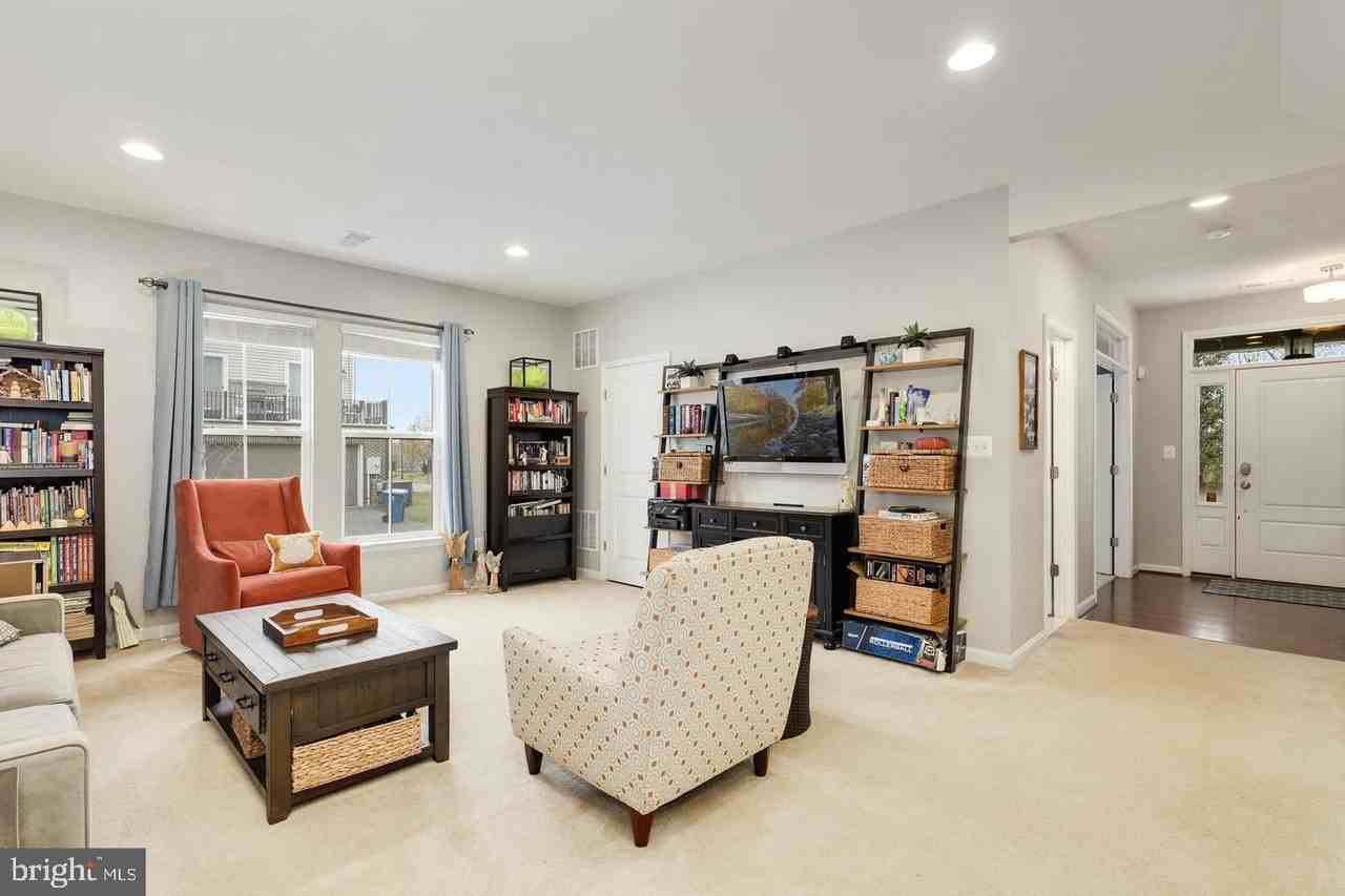 23558 Ashwood Moss Ter - Photo 7 of 50